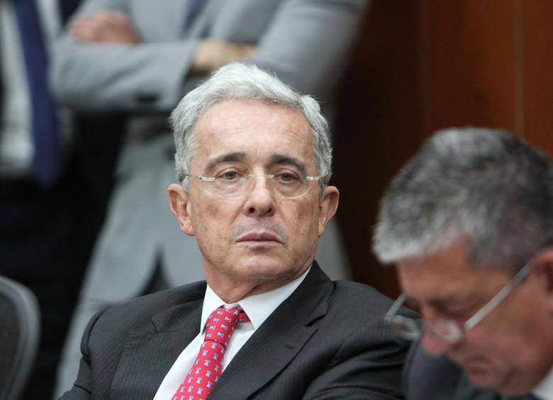 Colombia Álvaro Uribe Es Acusado Por Soborno De Testigos Y Fraude